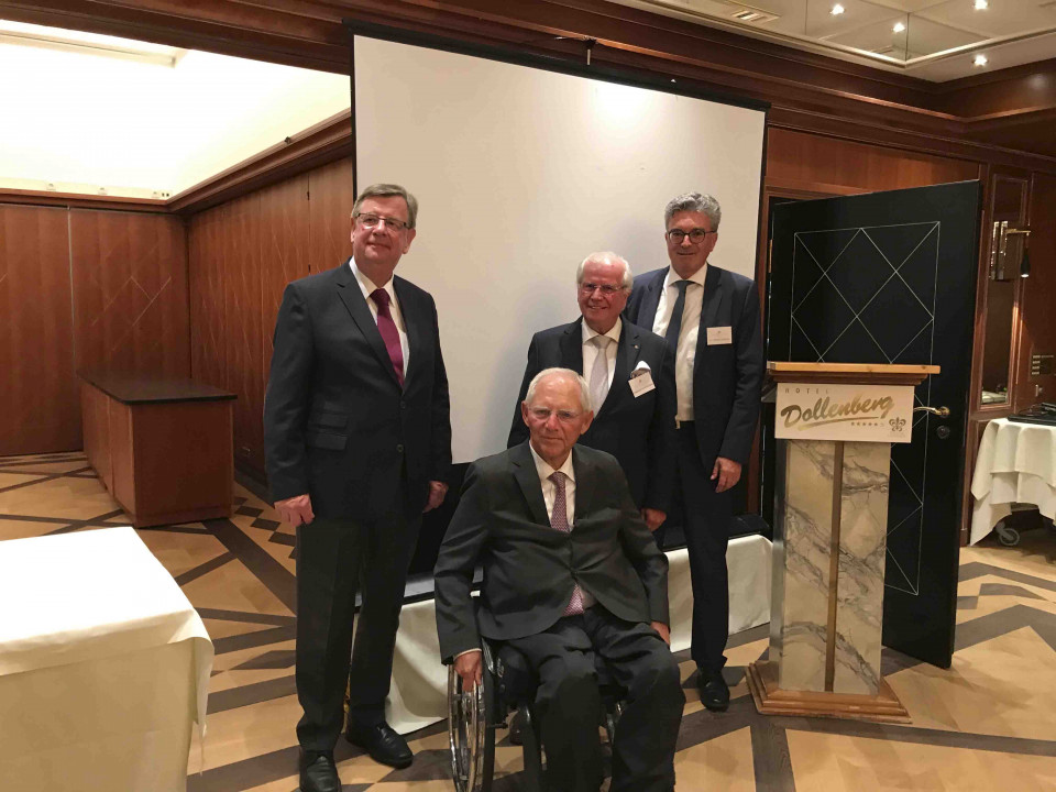 Willi Stchele, Dr. Wolfgang Schuble, Meinrad Schmiederer und Dr. Dieter Salomon.