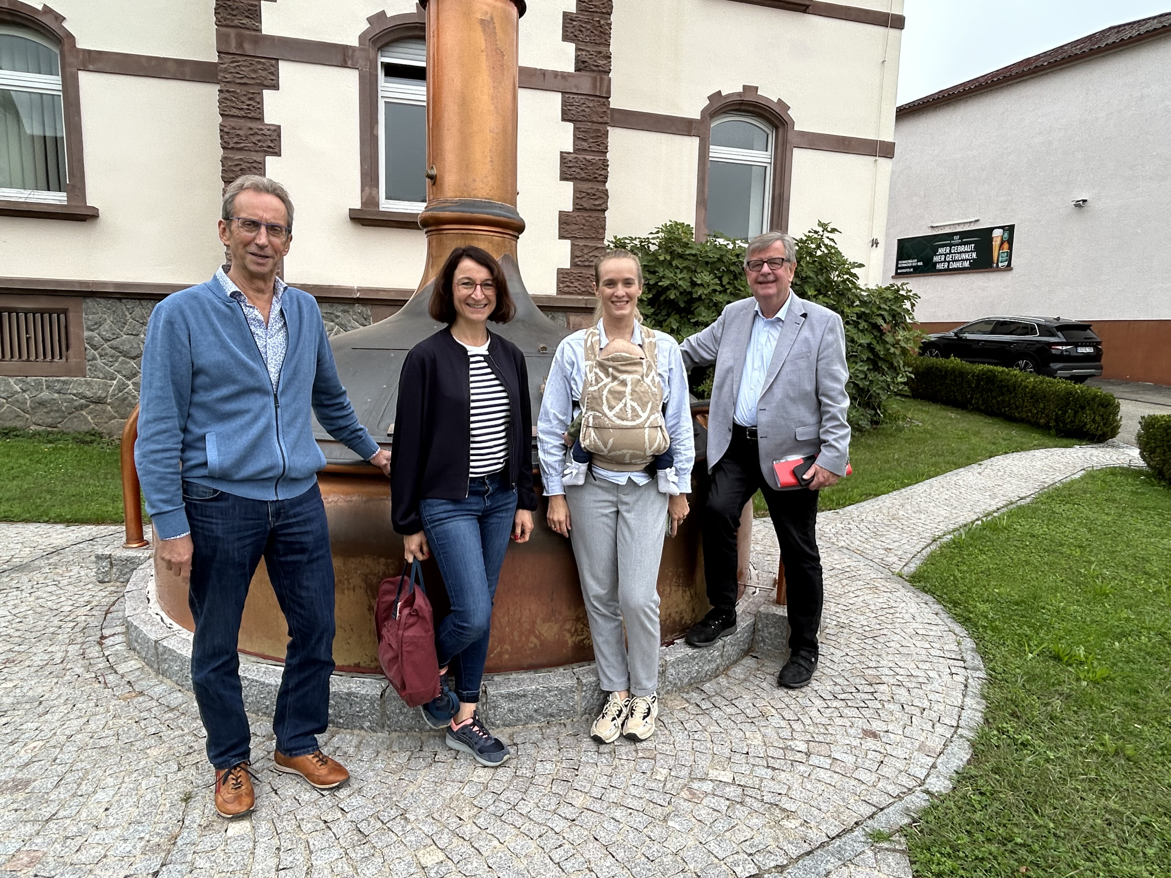 Das Bild zeigt von links:
Siegbert Meier, Dr. Katrin Merkel, Katharina Schuler und Willi Stchele
